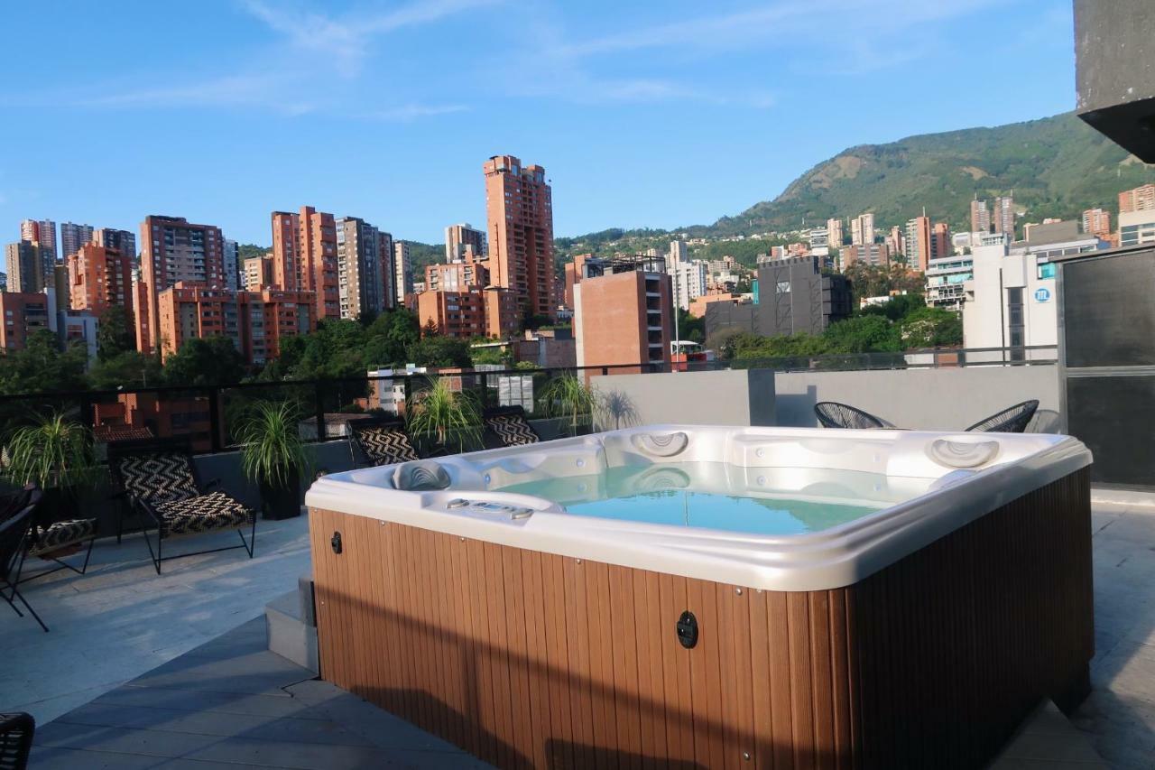 Hotel Dix Medellin Bagian luar foto